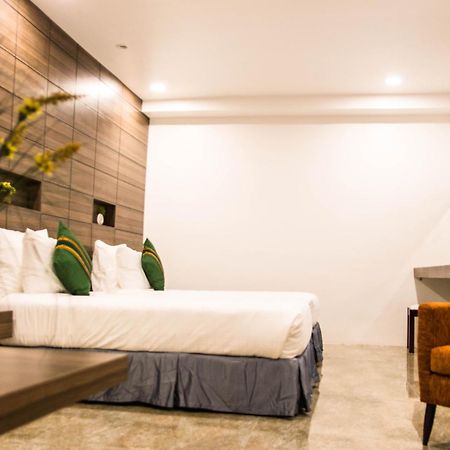 Family Boutique Hotel Vientiane Exterior photo