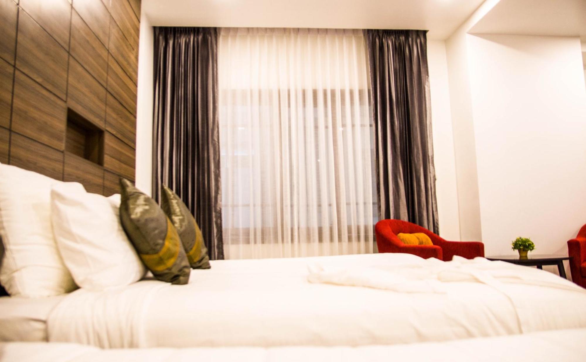 Family Boutique Hotel Vientiane Exterior photo