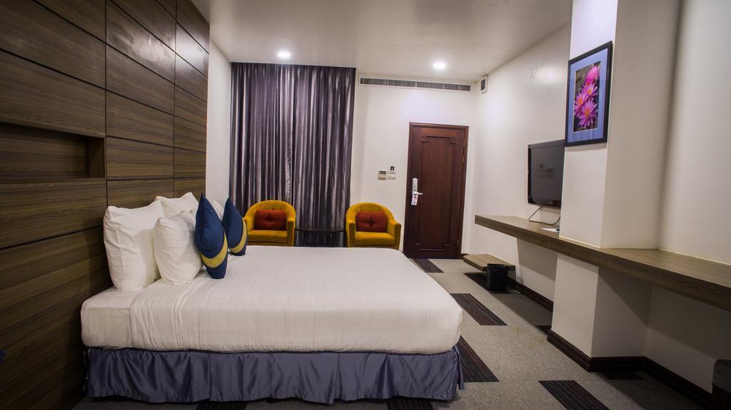 Family Boutique Hotel Vientiane Exterior photo