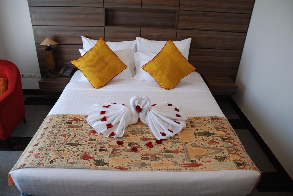 Family Boutique Hotel Vientiane Exterior photo
